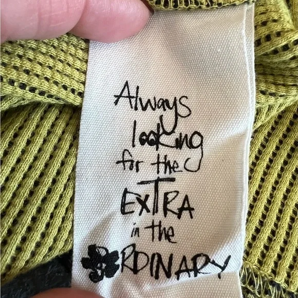 TED BAKER
Backley Textured Zip Polo Shirt Size 4 - Picture 9 of 10